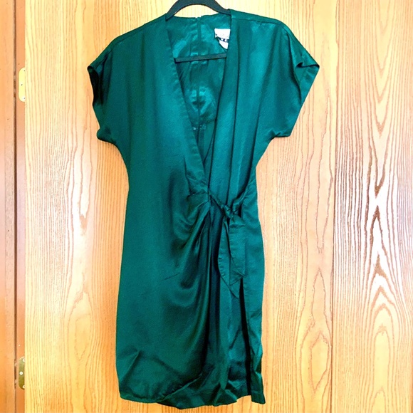 VINTAGE MARNIE WEST WRAP STYLE DRESSS SIZE 10 GREEN SHORT SLEEVES REAR ZIP SILKY - Picture 1 of 7